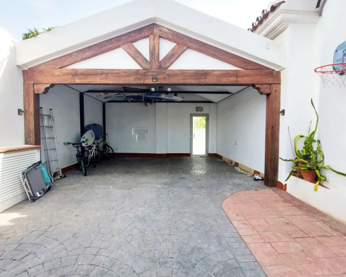 f5a75774-360c-4a2f-812b-647f57c66793