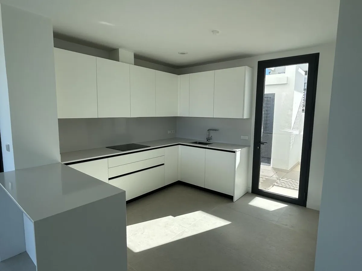 904b2270-898d-4d1d-a876-693aa8633f7e