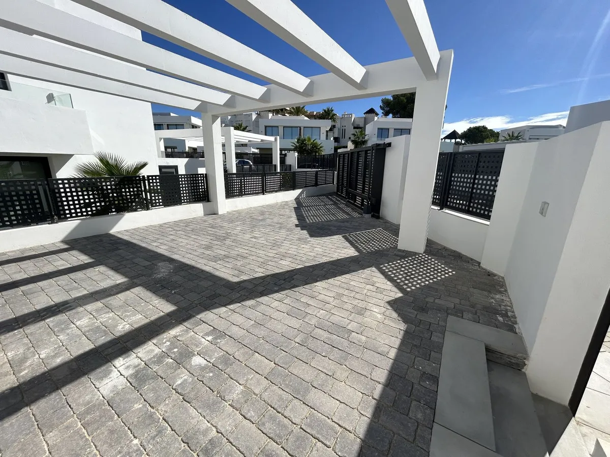 c93adaa6-765b-4e3d-a774-be16d044ffce