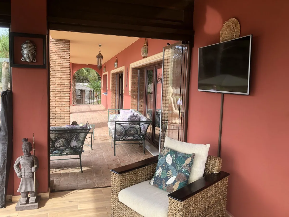 4e7765a8-cd35-47d9-8bf9-2980a4e4aff3