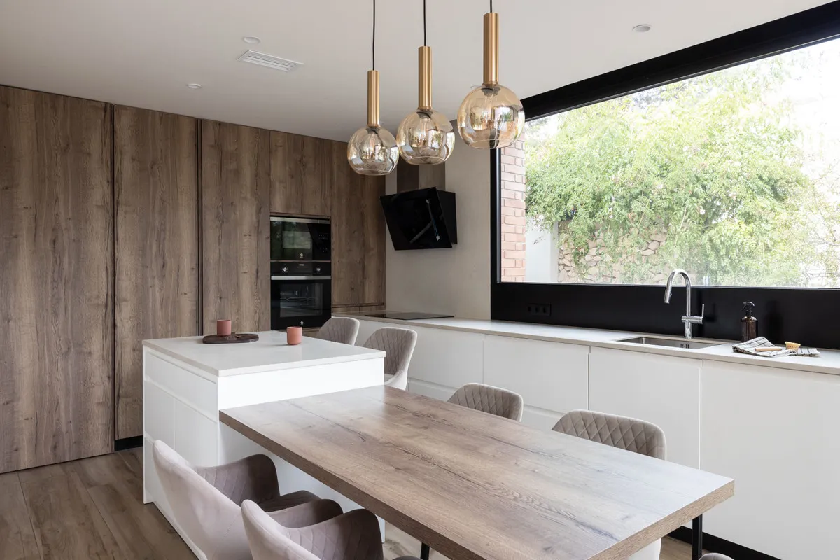 13c39826-6e22-4154-a1ea-5809fba946d2