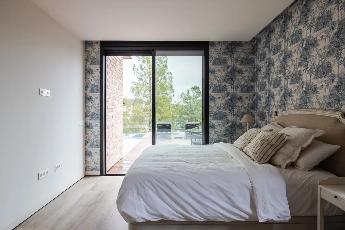 3f0be76b-695b-479d-a237-49fa7e2db387