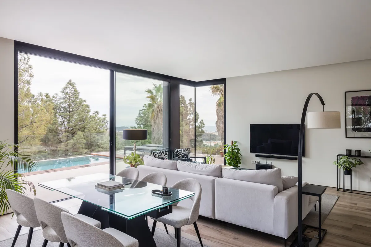 8b9671fb-e972-4751-bc8e-9b718c0ac641