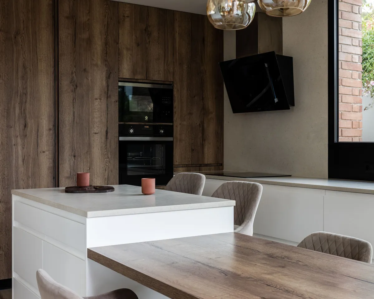 92050244-3dfd-4c6a-af8c-dafc84a3d5d0