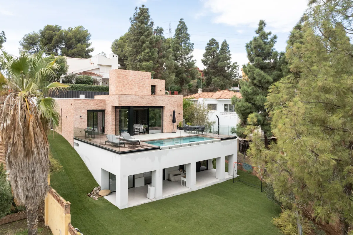 a9939d3d-286a-417f-beec-928a15d3d2ee