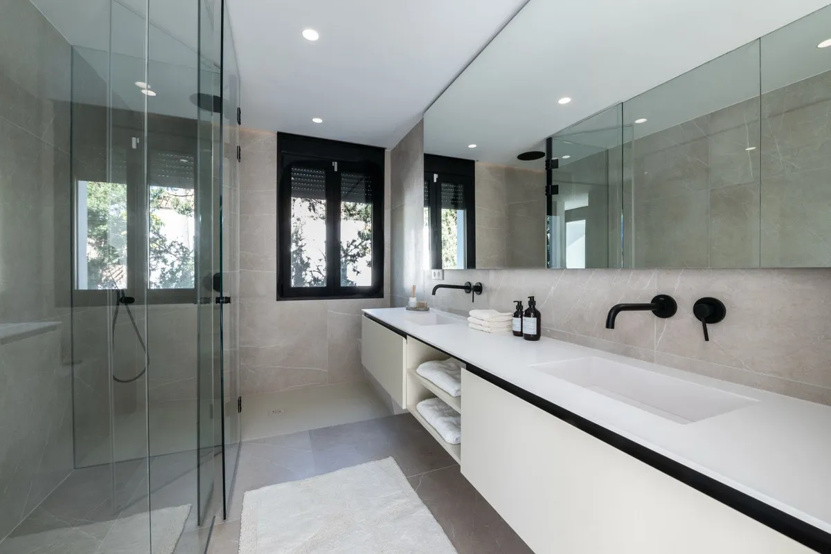 0f9ba873-ef20-43c3-951c-f85cba843821