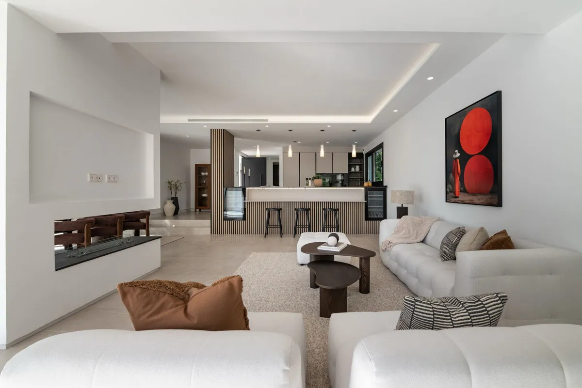 4bb9b8d3-dd80-4881-9698-1d8f5519a604