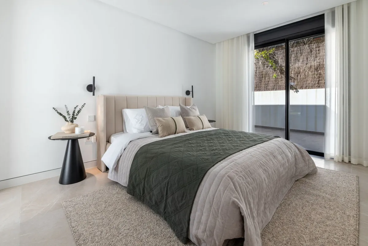 c8ba945f-f59d-4a84-af9d-42df5c4c33e8