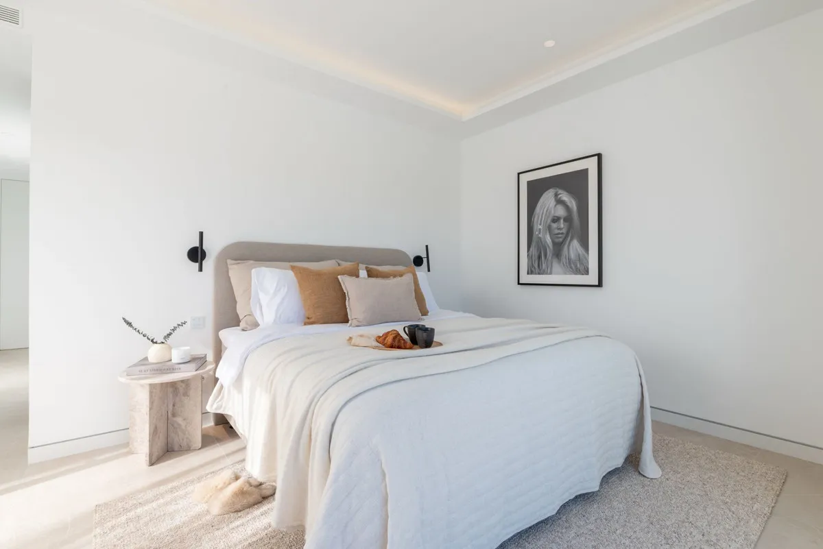 c97139d3-3077-4bbf-b730-f6489eb28a4e