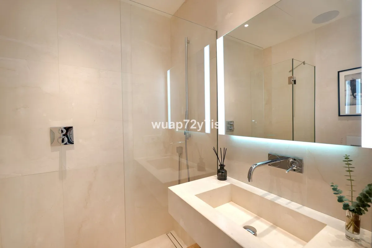 8b085e52-9cb1-43e8-9def-a8a833b2ee2b