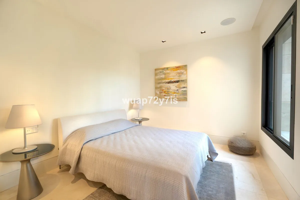 e95ed760-4f57-4b94-925c-76cdbef40b07