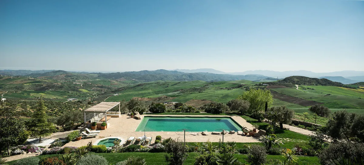 330f496c-7aef-4870-91cc-fae980219b23