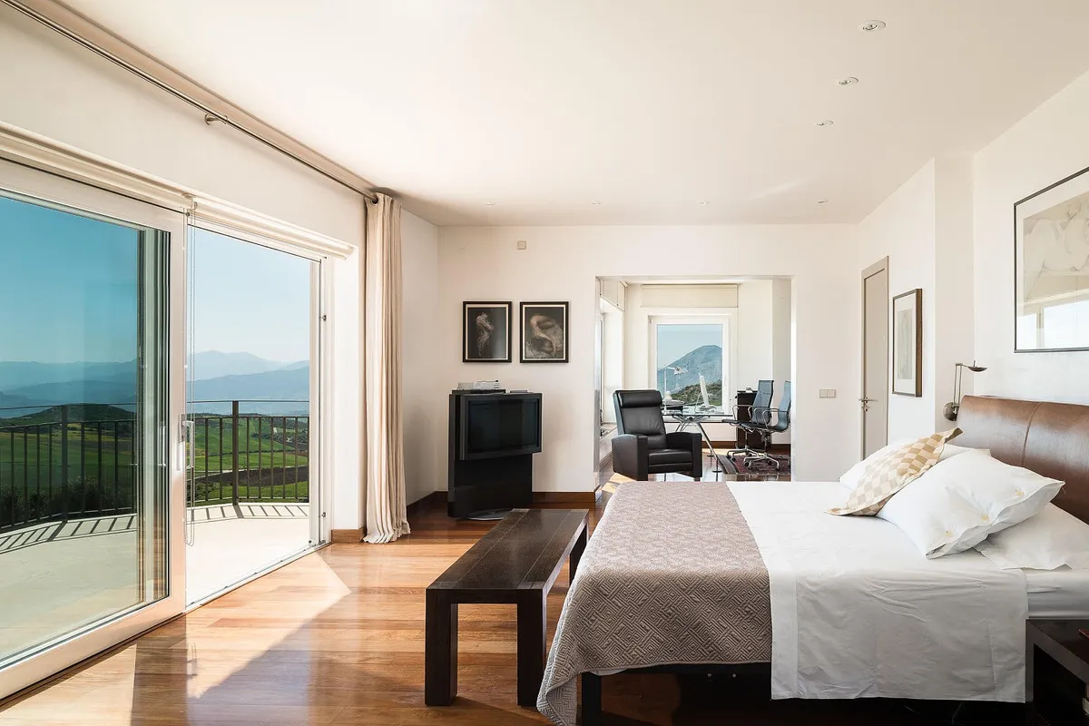 ed88a8ed-edf2-47e3-8cf4-bed4d0a9d5ec