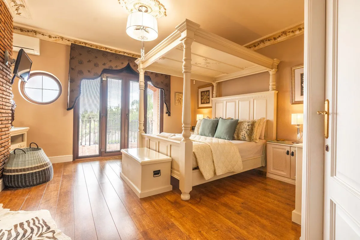 067ec068-0bb6-4f5c-b95d-2b0051e4565e