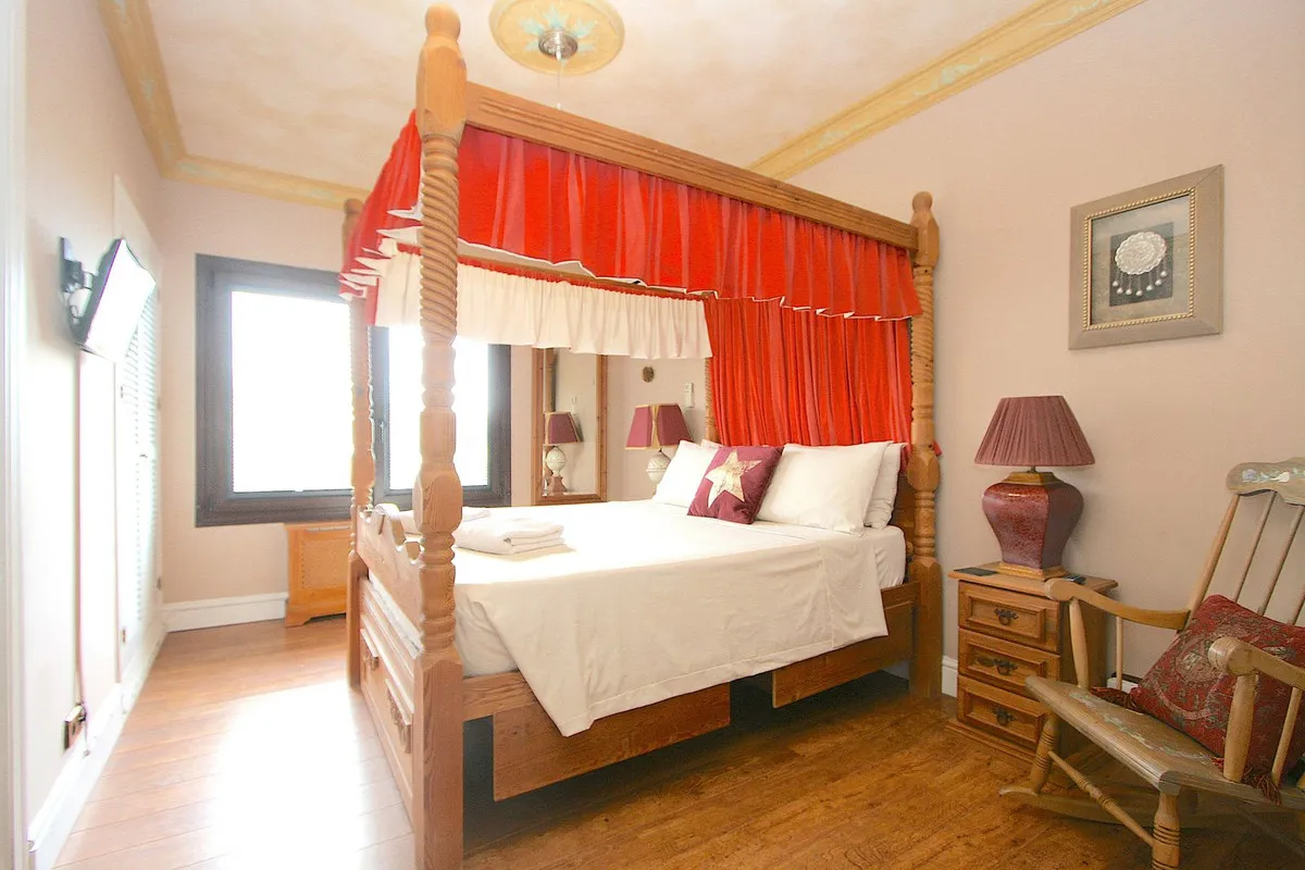 87cc93d9-00d9-4a11-9b90-89eb9b6e63fb