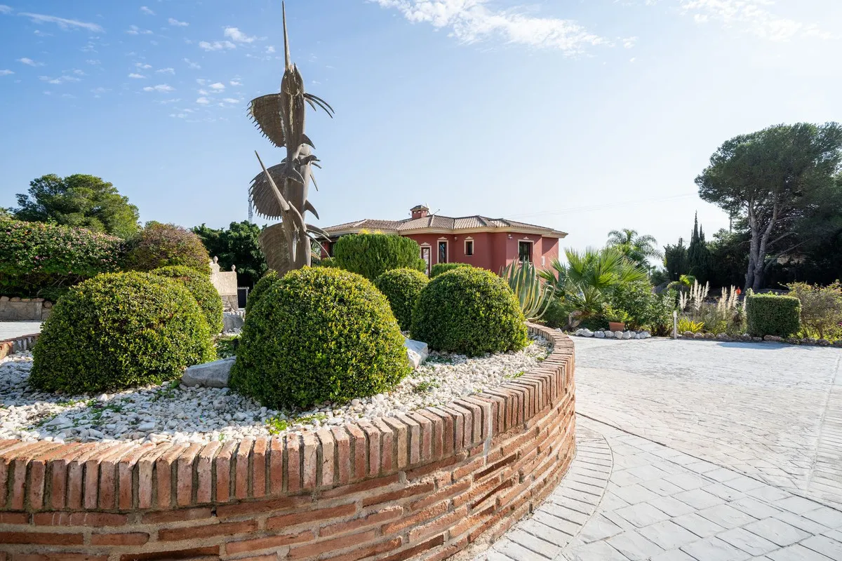 ad28f85c-093b-4d07-86be-1a5549b65cad