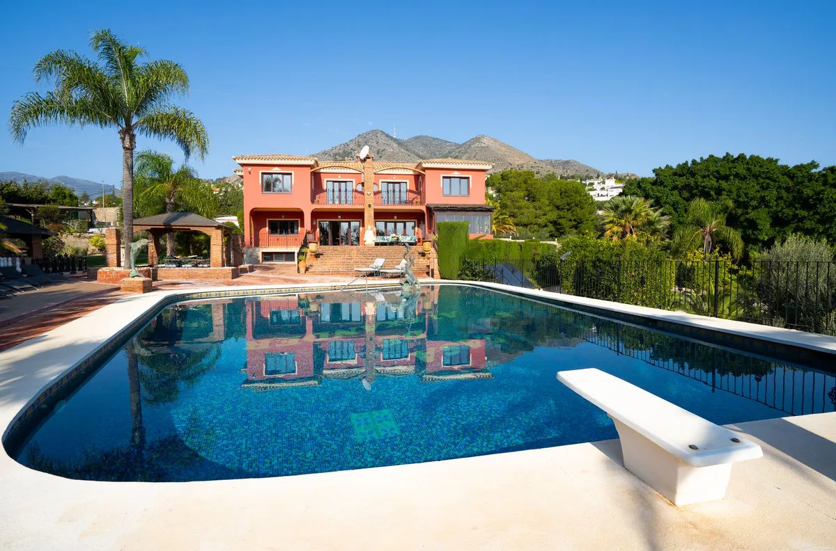 ae09a866-94b6-4306-b9a0-7a7e9f565613