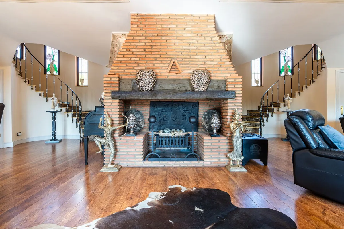 c987c9b9-8c25-47b3-9fa0-bb3b0daac8c3