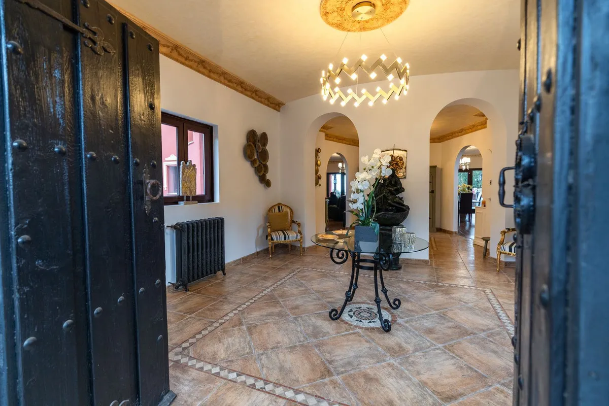 e3e67547-a48c-47c2-8fd2-b08f5fd0d665