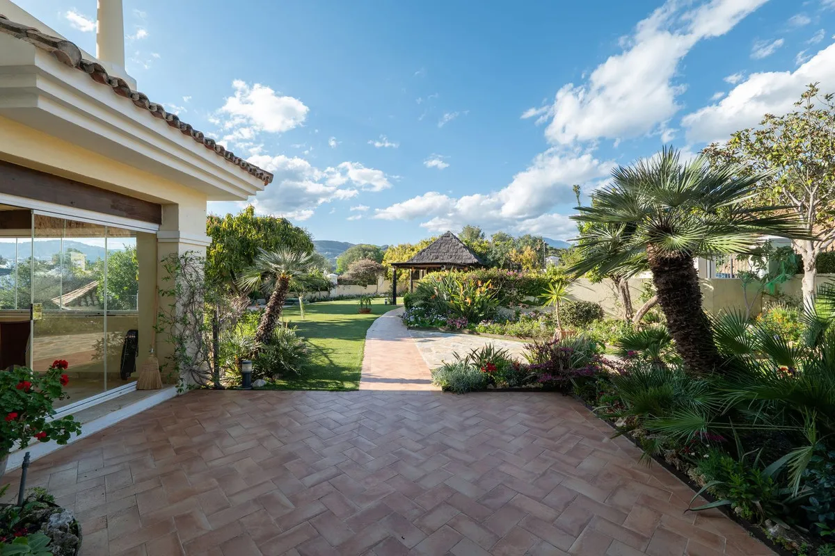 1b70423d-bda3-433f-a2f9-36b43f1c28bf