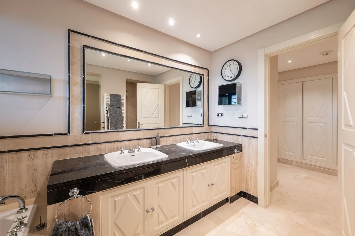 1e2c8fb0-9b6b-42fe-8e42-115fa0388908