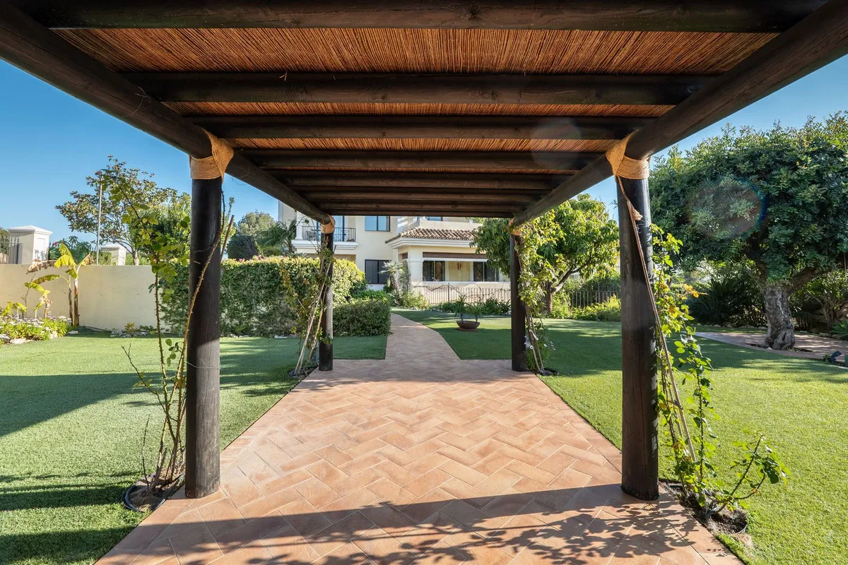 ca9963ac-b804-4b80-8653-b18c3bf94228