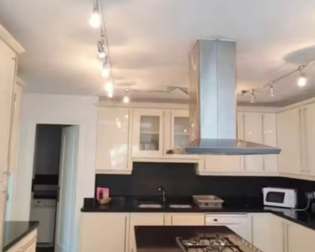 45d0b933-bc41-4183-88a4-18ed651e10e7