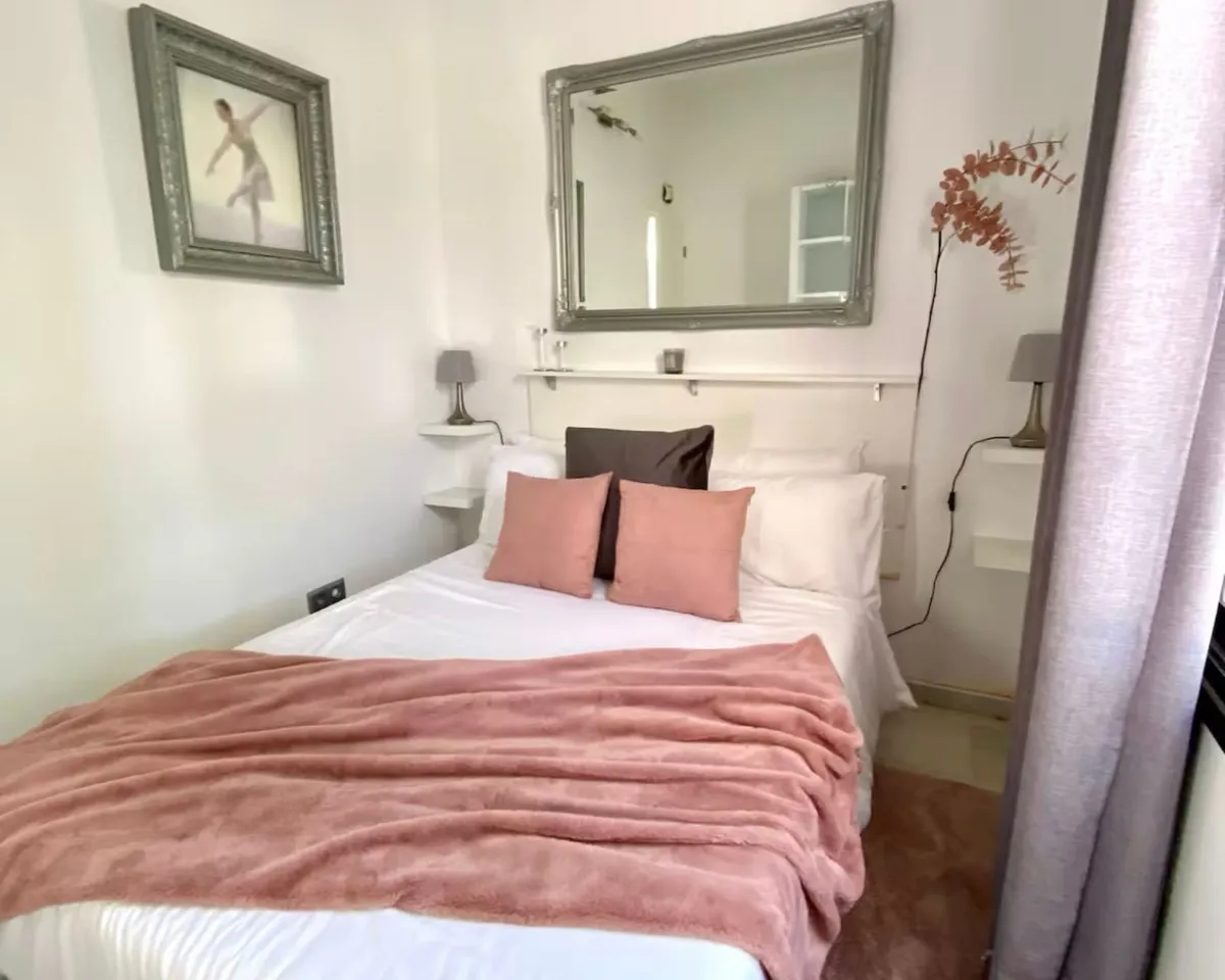 60c2a43a-6d6d-40a8-93f1-90506f37365e