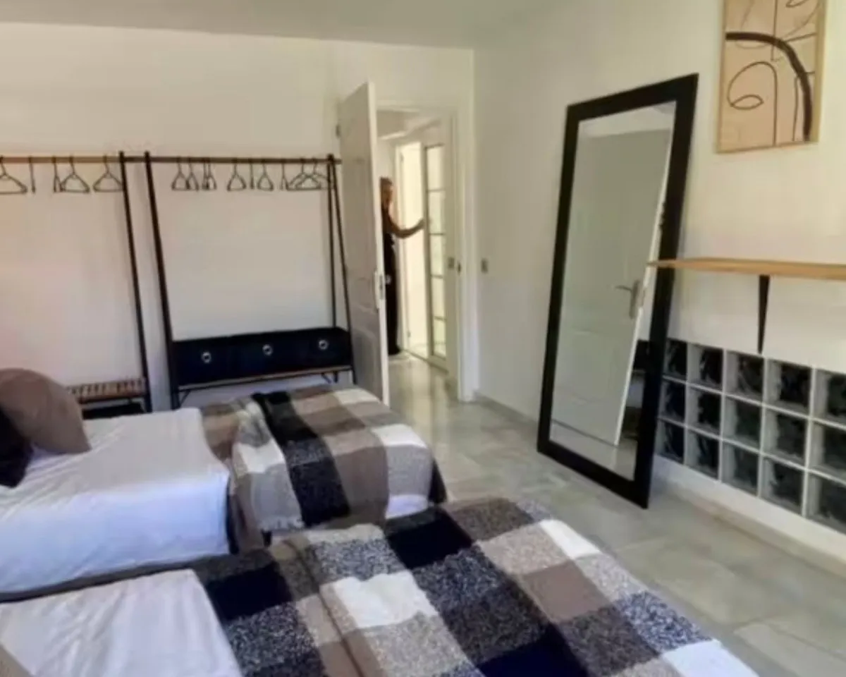 6b568da0-e024-47f2-b848-52a9c5ee8f80