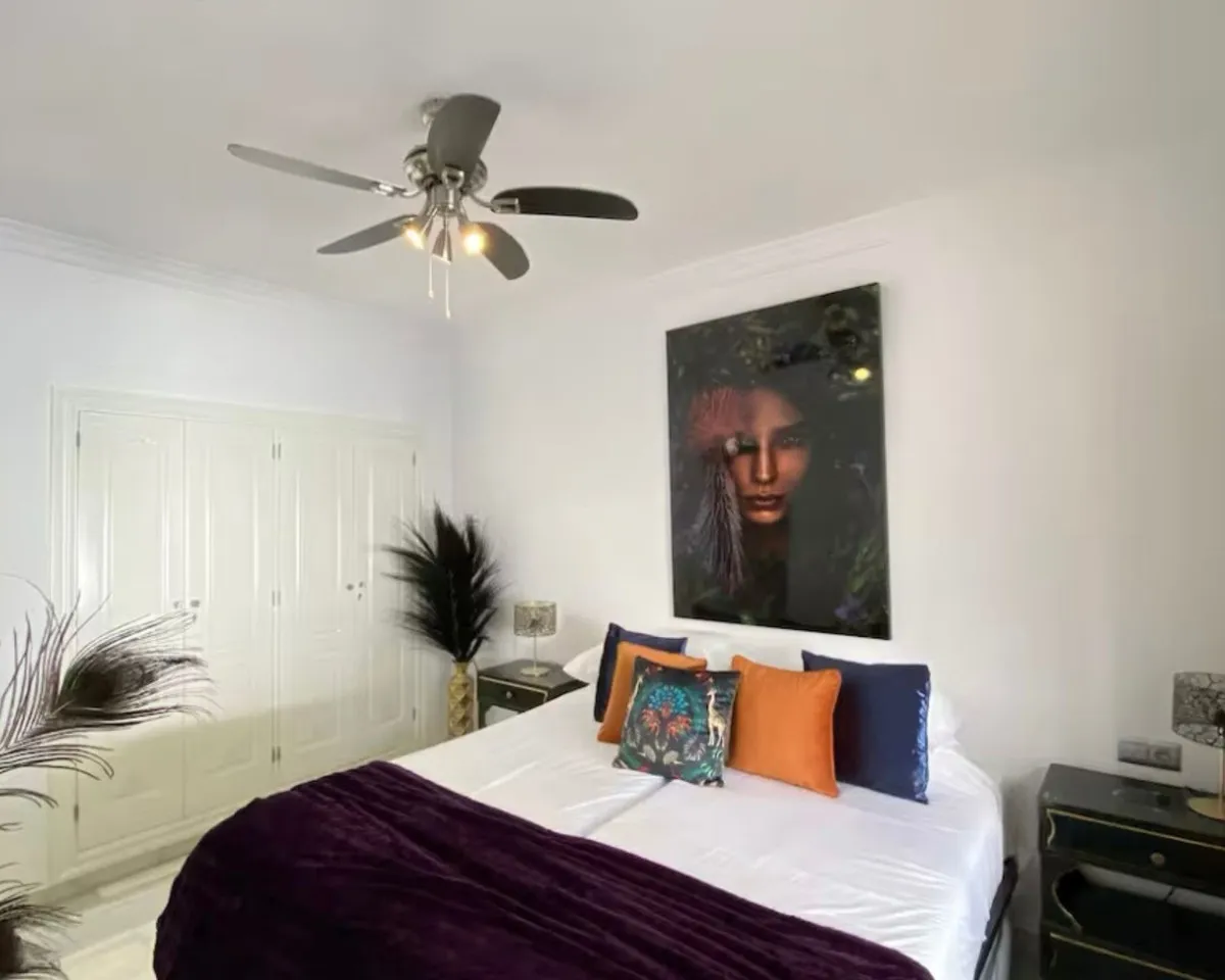 abb124cc-4d5f-41fb-9329-9c6b0df5a40d