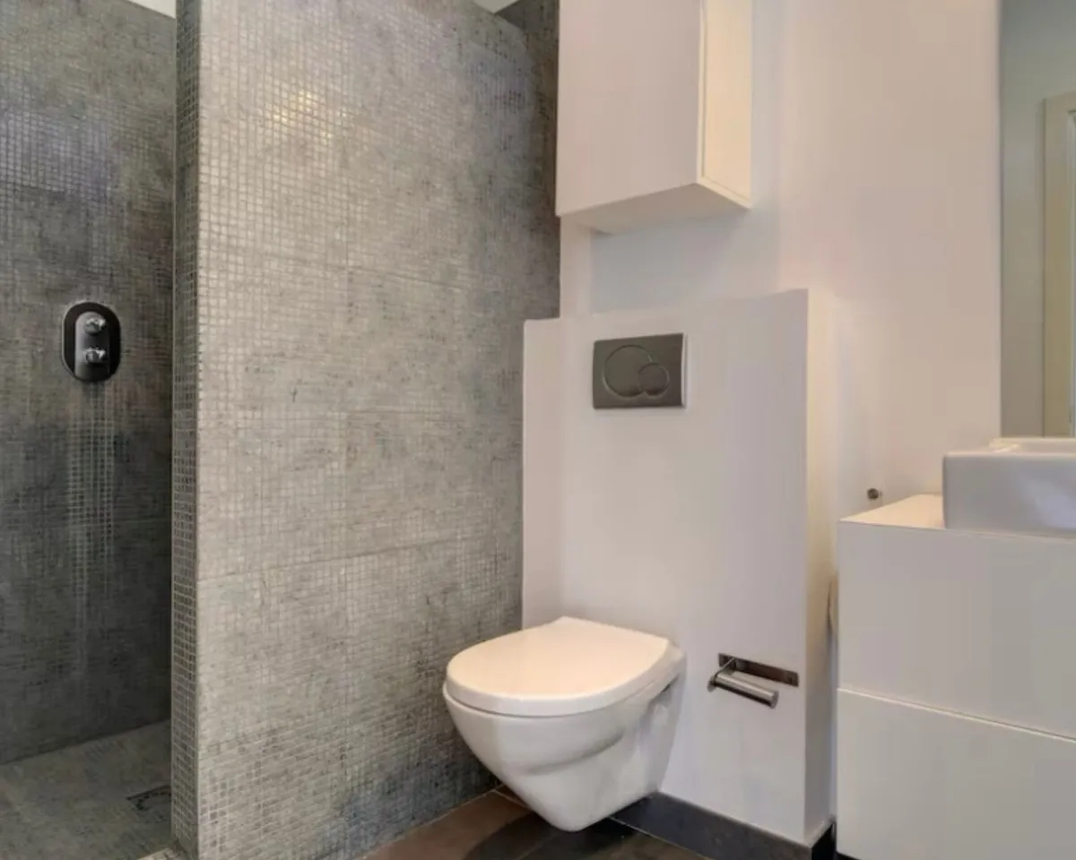 7b1d5e46-3a9f-4989-bd25-1bd3f9fb1e8f