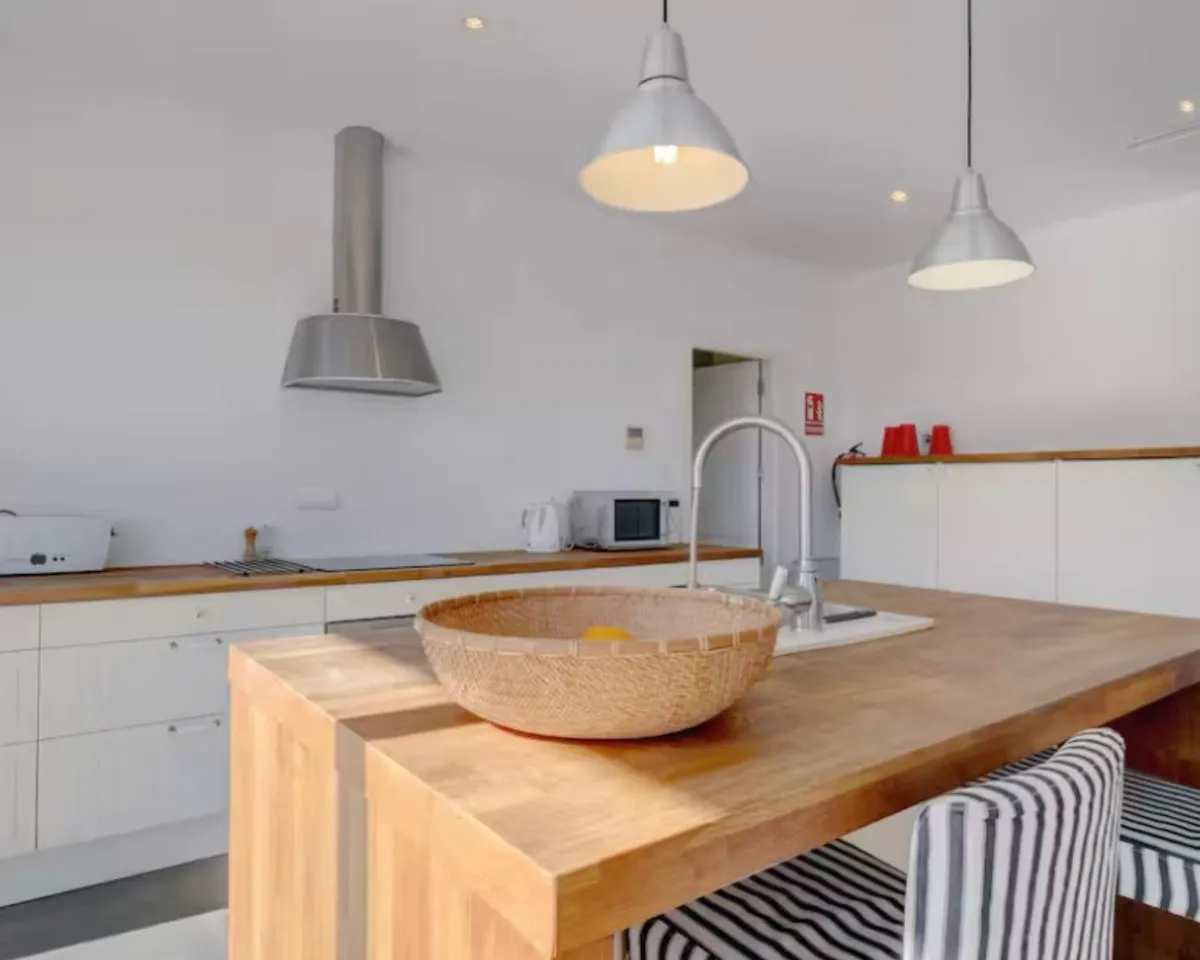 ac3bbfea-7589-4d73-a4d2-bfefe402fd02