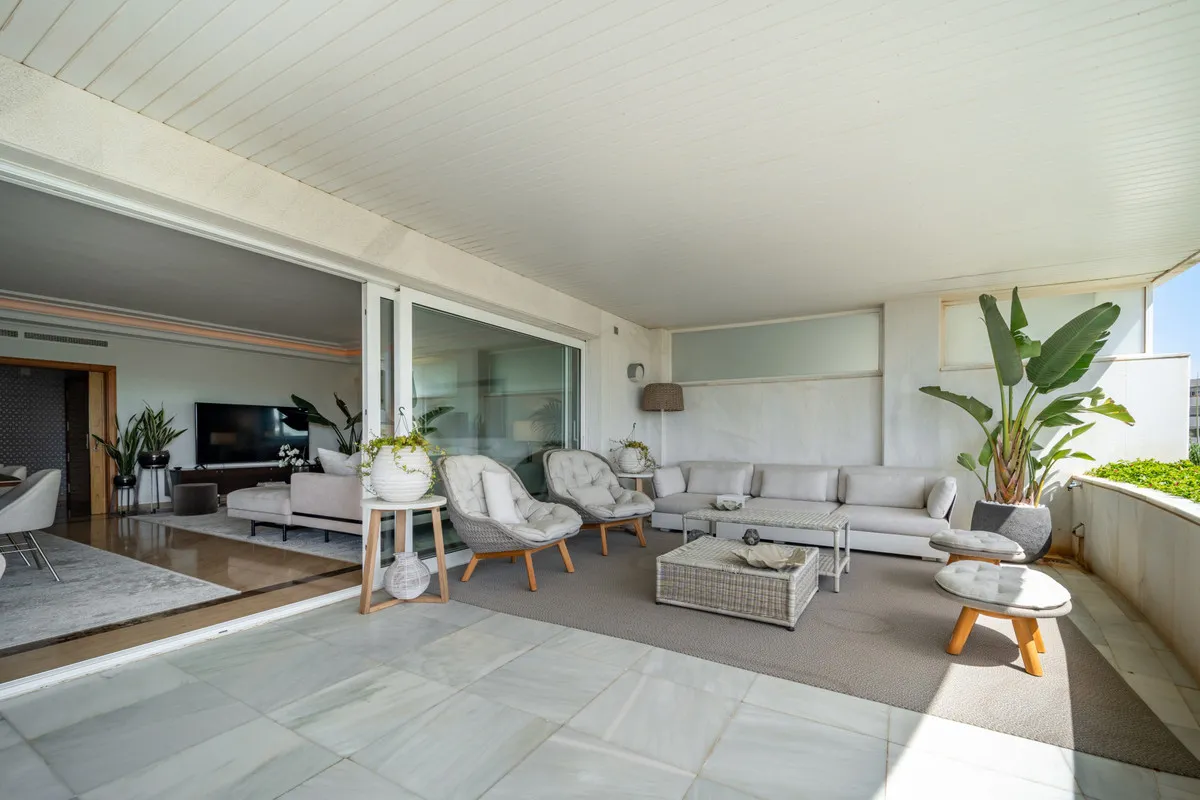 6fb3e56f-fcac-4182-b6cd-33f8d09f3de3