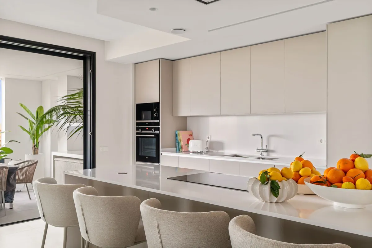 1cf841db-394a-483d-86b2-c761e97750ef