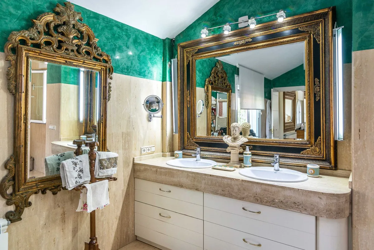 f7640175-fc32-40fb-b956-c60627d14891