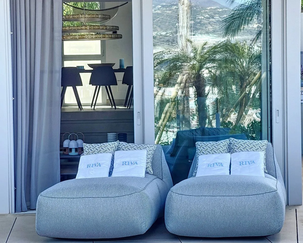 b640952d-dd17-4393-bed8-0a3c6295f82e