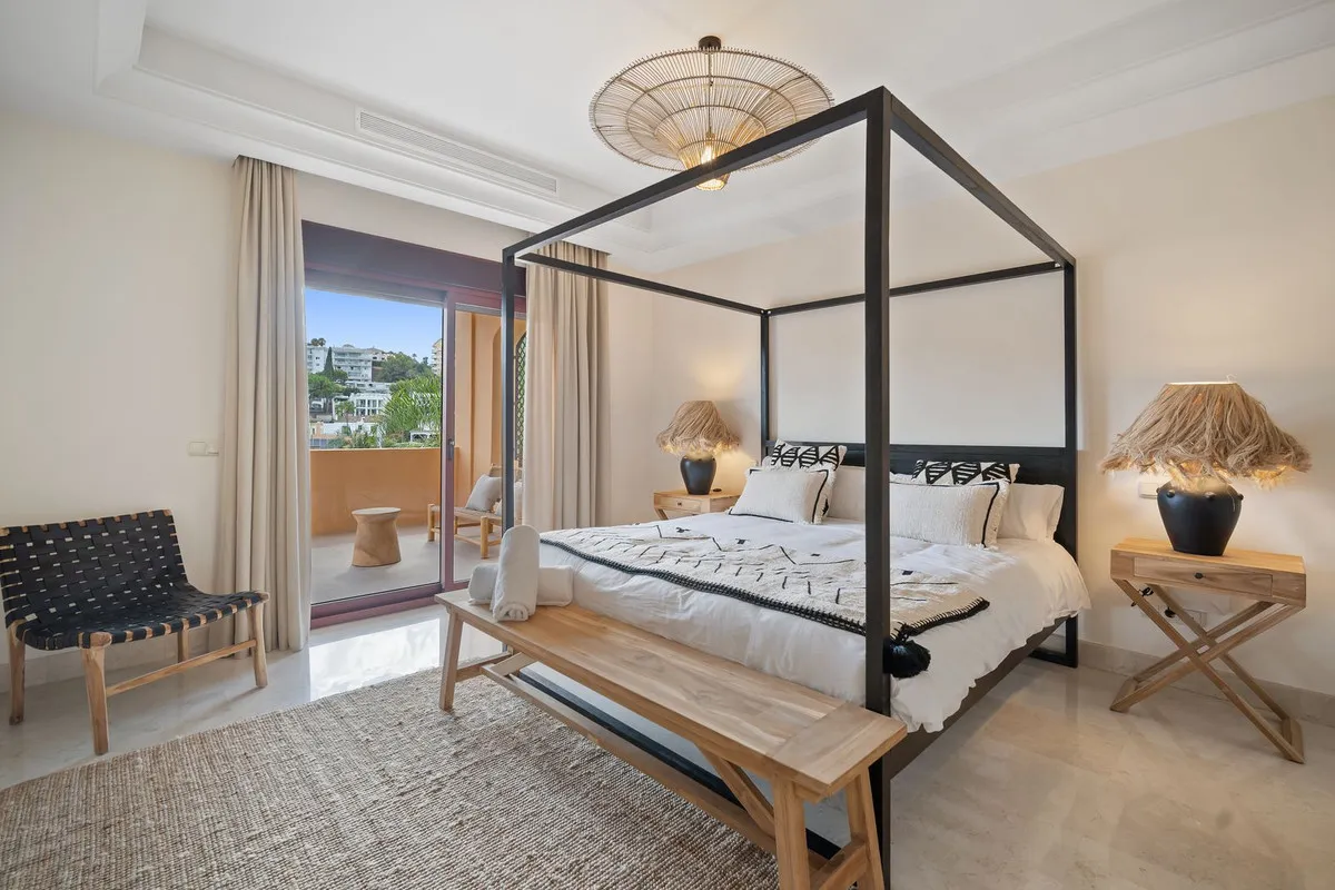 b08a2b09-1a53-407e-8e4d-b52ddf851931