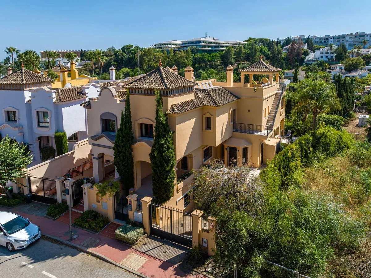 bf464b16-eed3-4c22-bf24-d40b772dc540