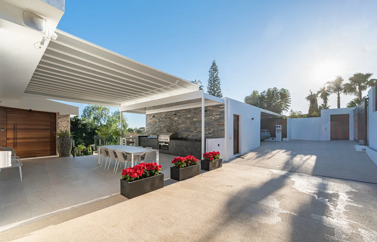 8b18c865-9118-4a53-b7a2-a84fb1d42194