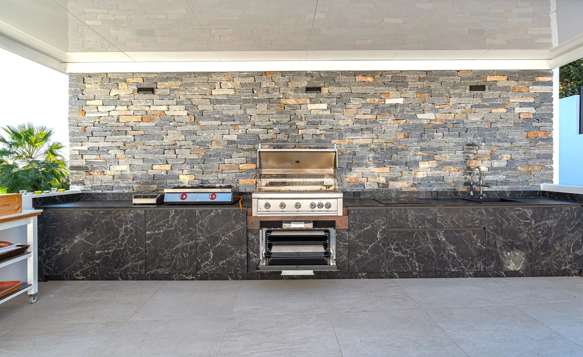 e41f366f-7673-4803-8a7f-e77d61835367