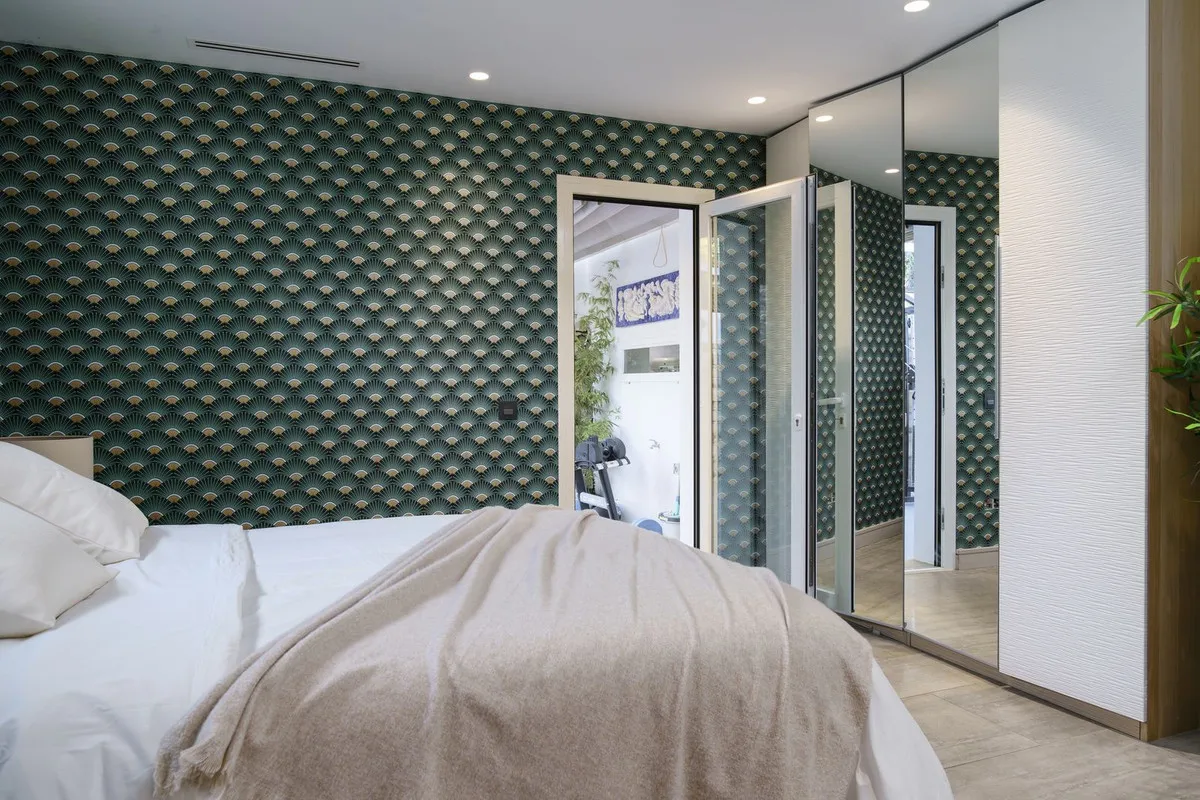 5d37cab8-b901-4283-b9e5-b70d1cde34a4