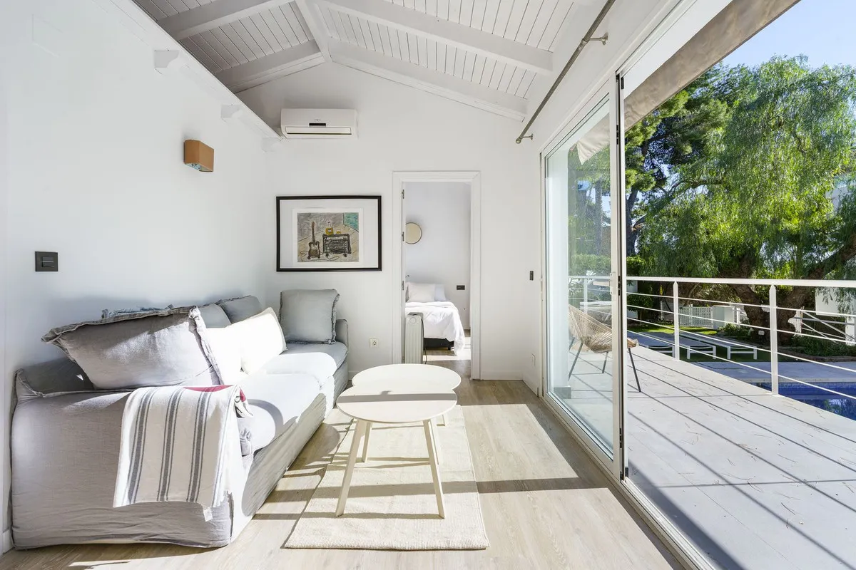 808206fd-a3c3-47d7-8c00-2a9ea3ca704f