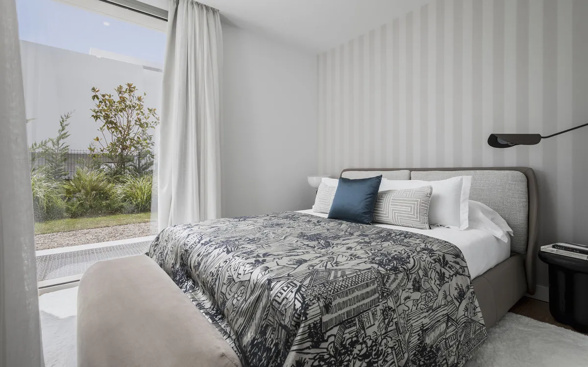 8b7c6f10-423f-44a8-aae9-6fac2e7bbd25