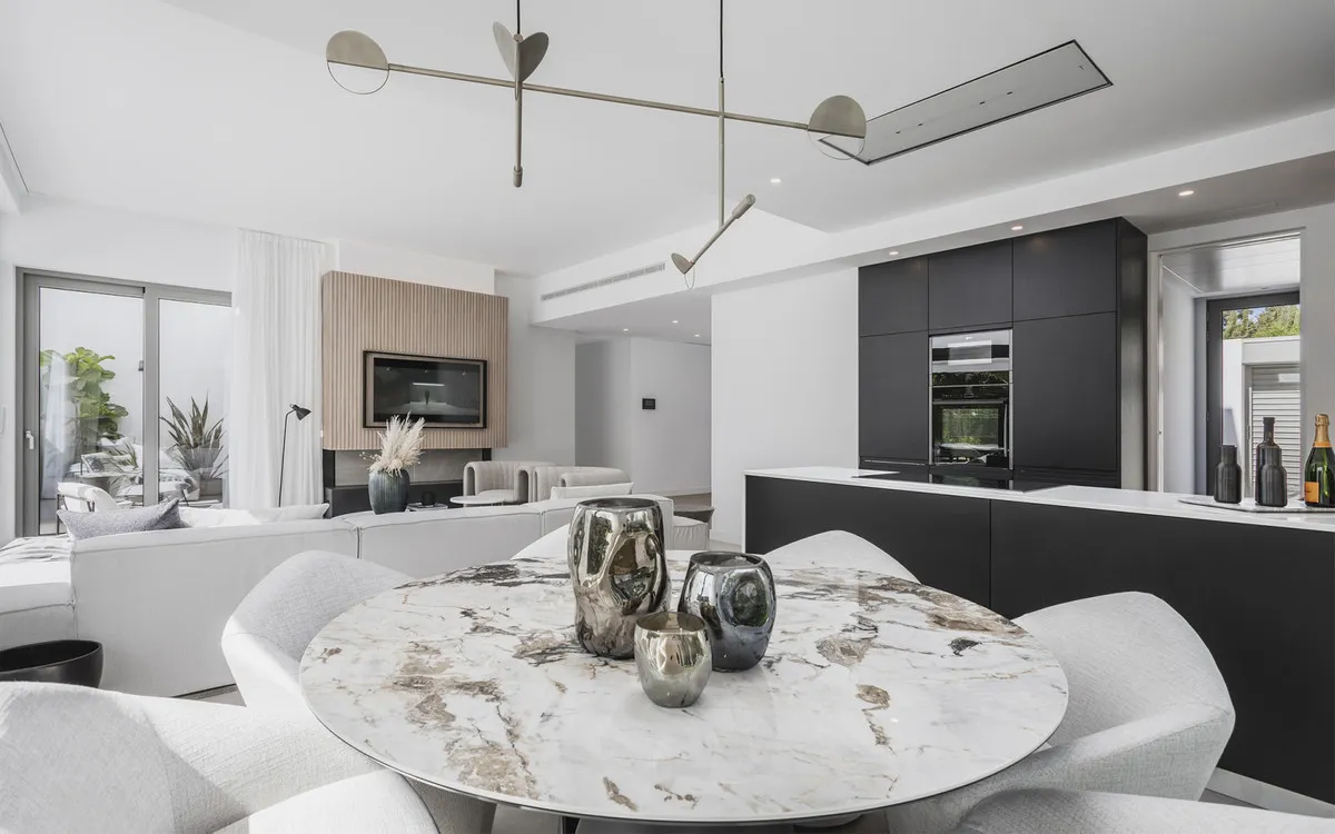 99033724-b639-4991-a613-34d206a158e7