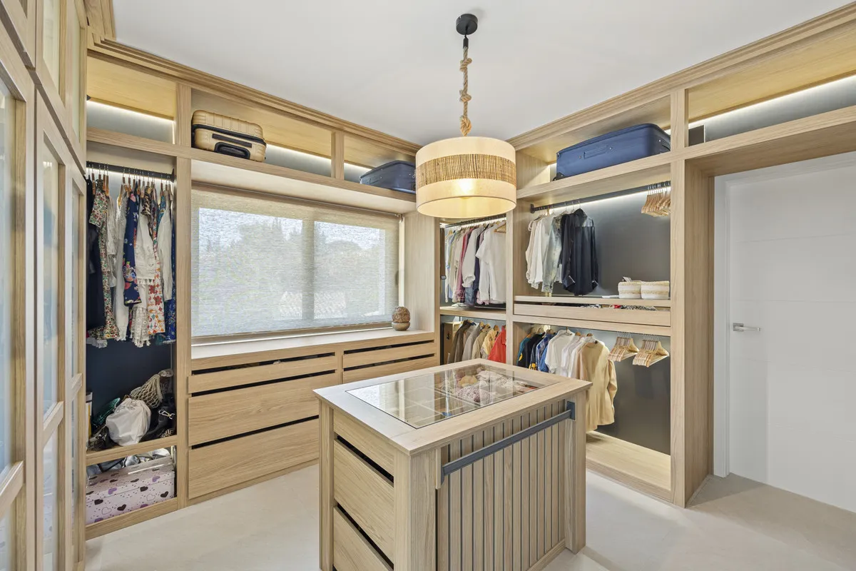 20e1429a-05d5-4758-ba59-b272557caa3d