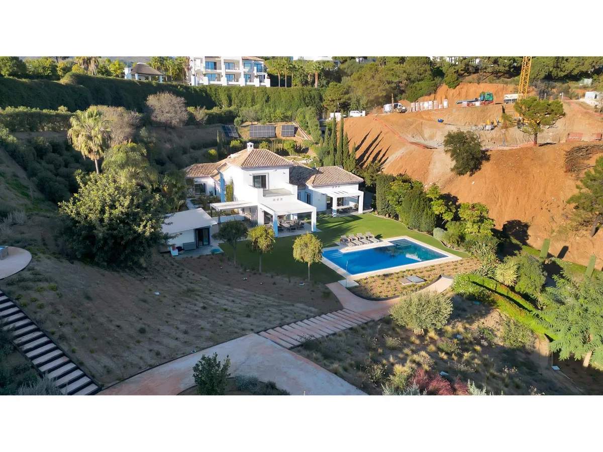 2a60a32b-dbfc-49d5-8c10-875a785dcc07