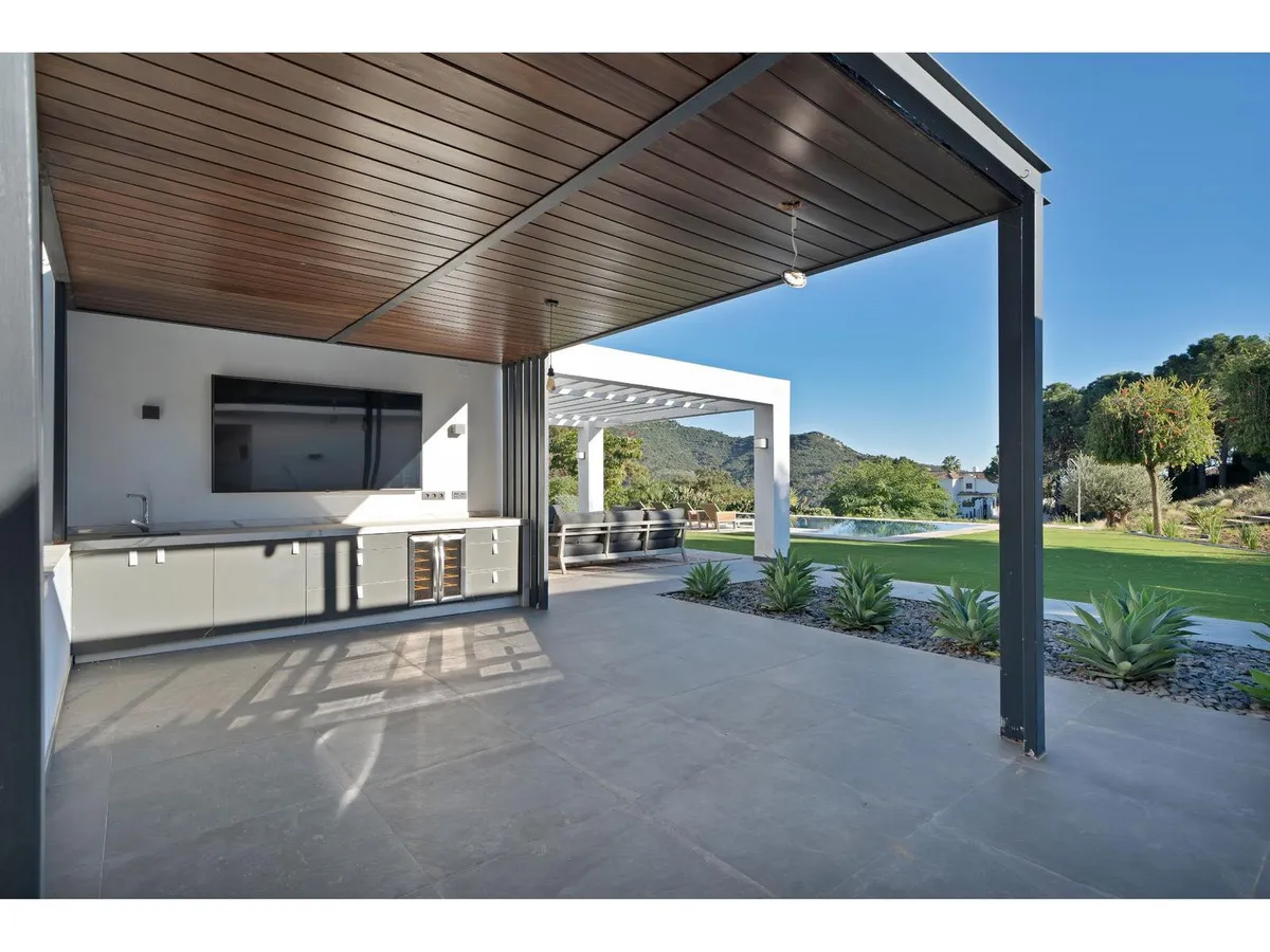 7f13b8db-731c-4d4e-a026-9e05368fb585