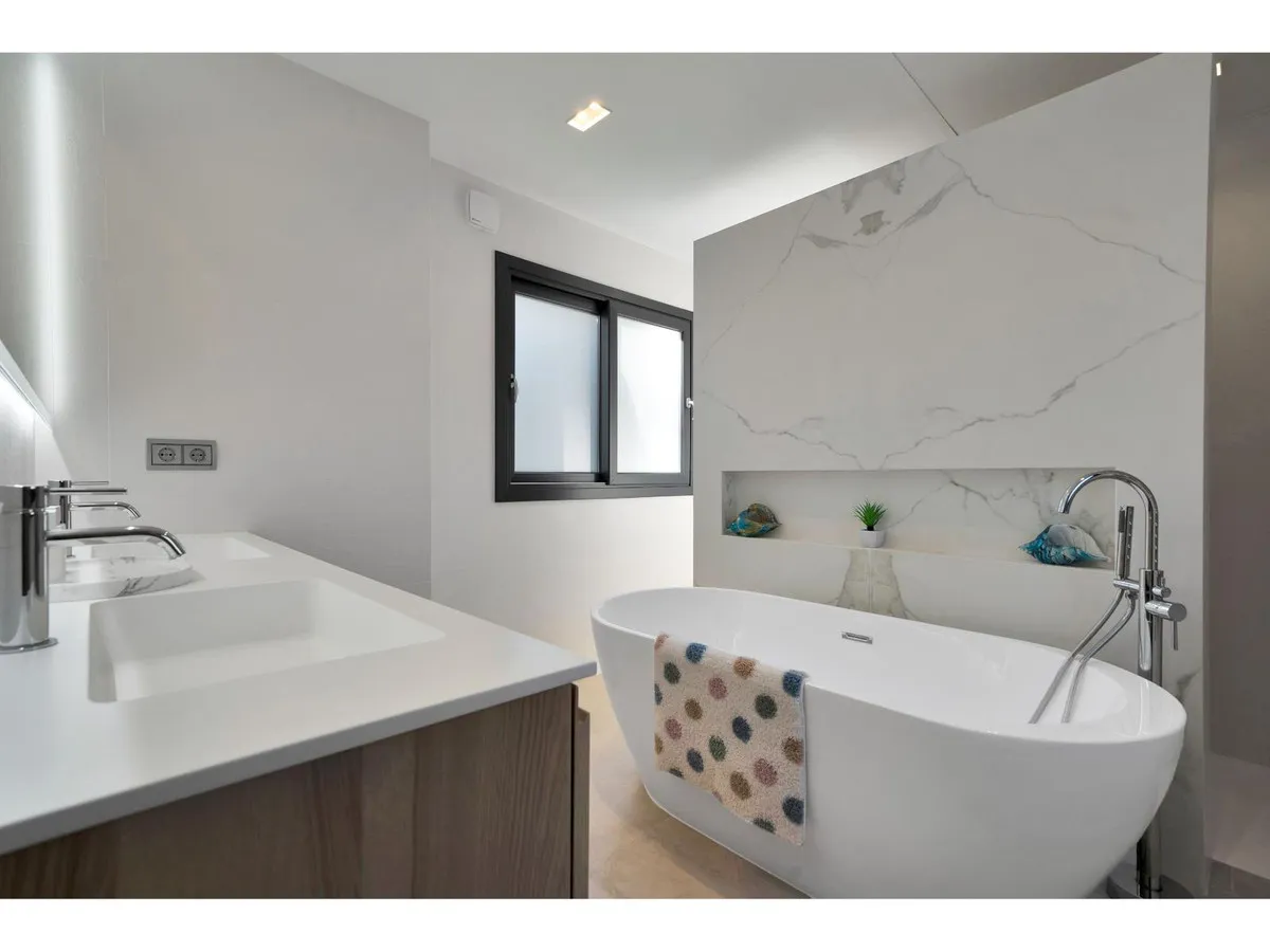 8f818f42-e155-4093-94b8-90f62d7f5245