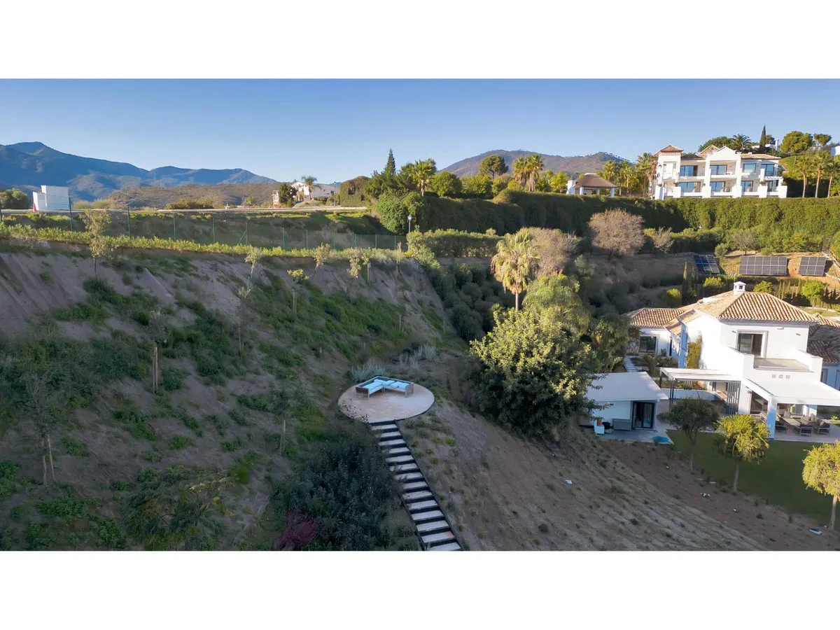 b00d041f-b3b3-43ce-85bc-829d0716f370