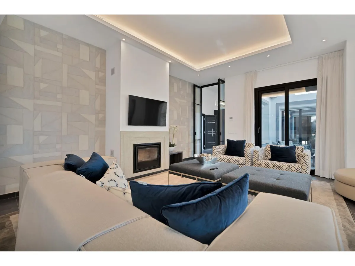 c746d2c5-9387-44cd-82c7-102c9ddbec46